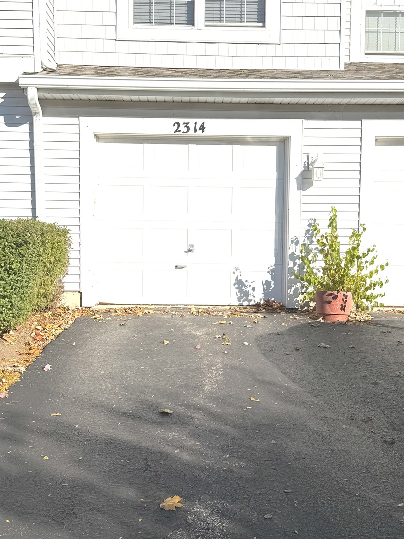 2314 Woodside Drive #34-C-2, Carpentersville, IL 60110
