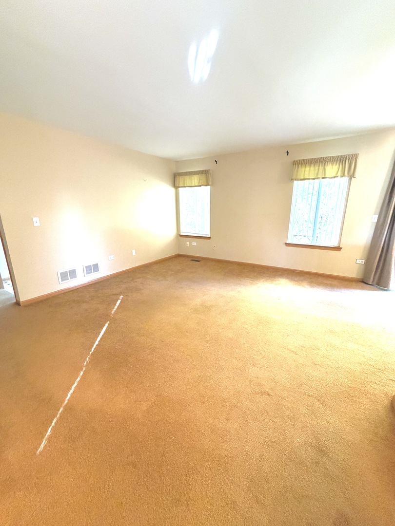 2314 Woodside Drive #34-C-2, Carpentersville, IL 60110