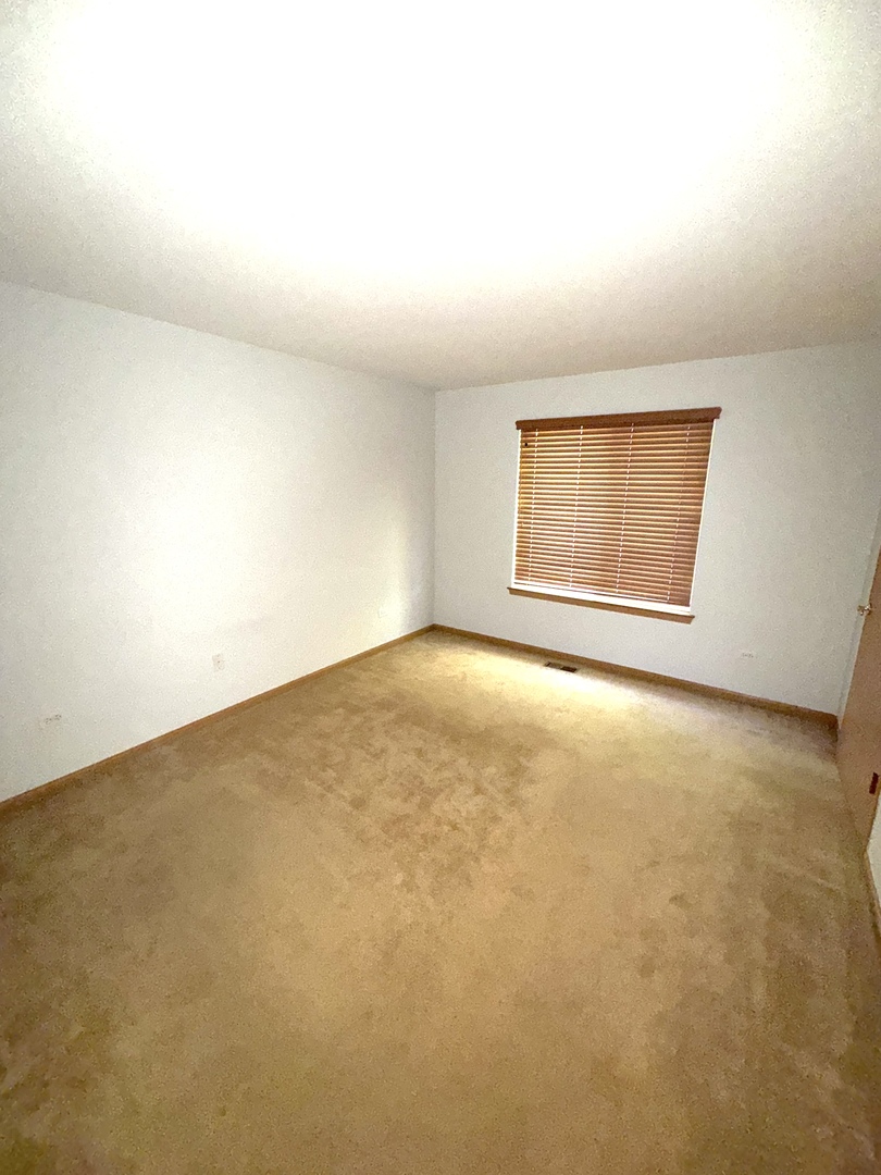 2314 Woodside Drive #34-C-2, Carpentersville, IL 60110