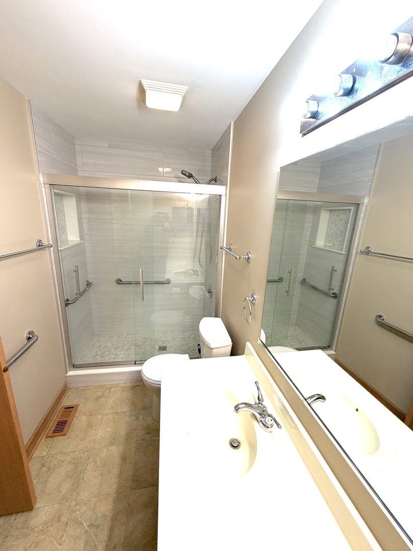 2314 Woodside Drive #34-C-2, Carpentersville, IL 60110