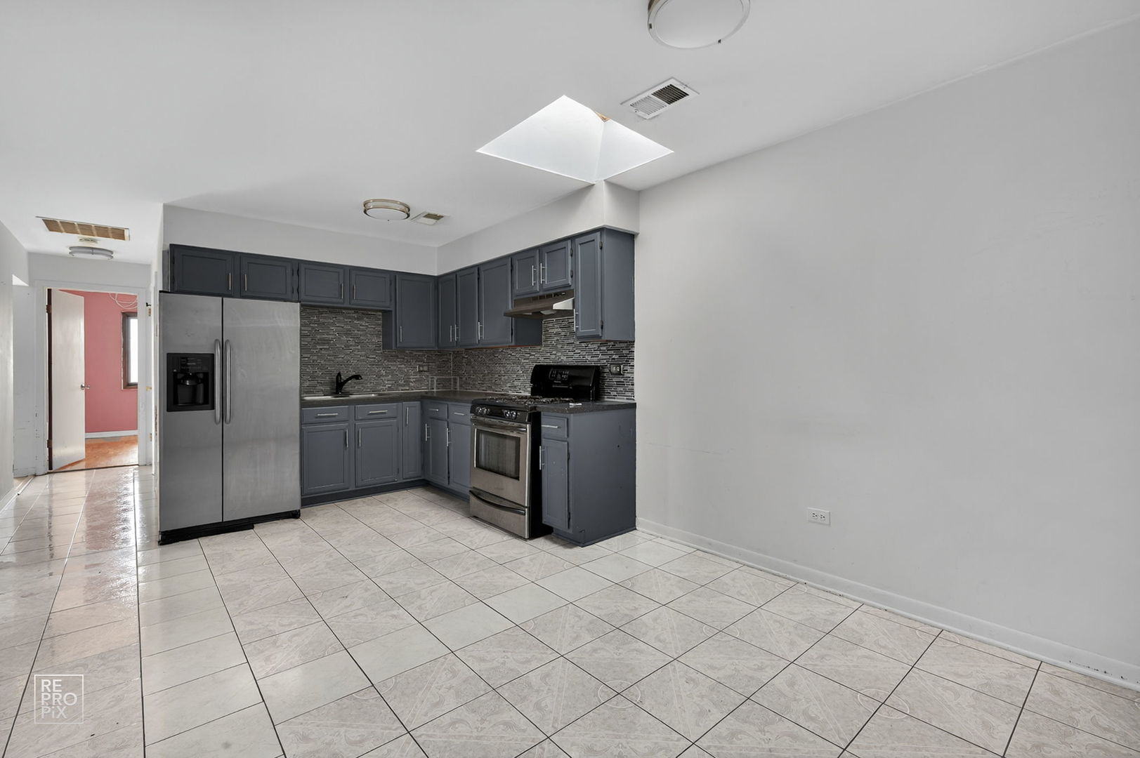 5960 S Archer Avenue, Chicago, IL 60638