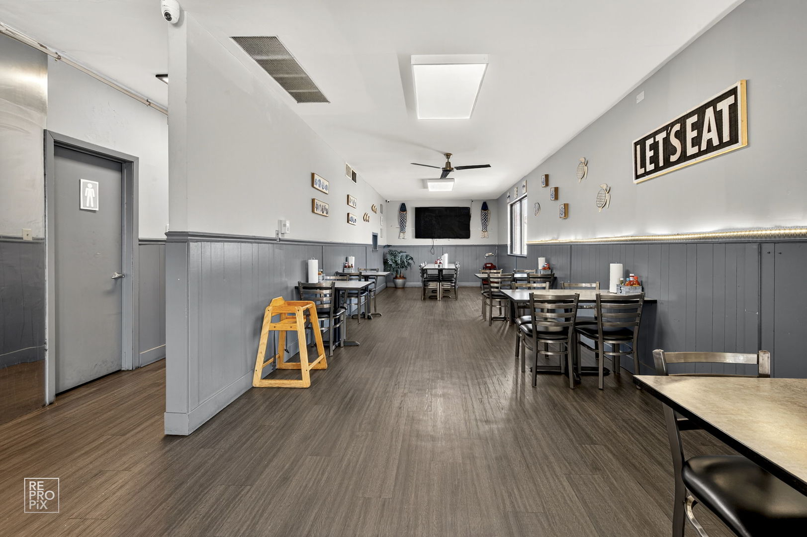 5960 S Archer Avenue, Chicago, IL 60638