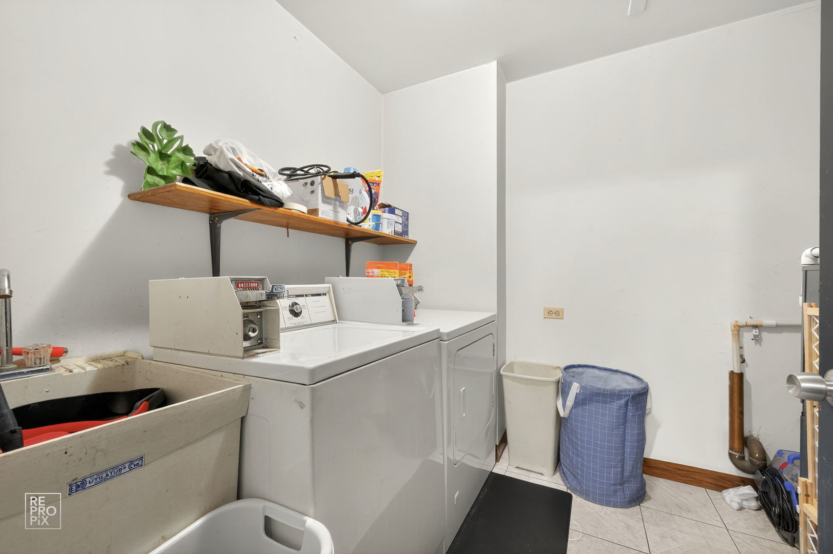 5960 S Archer Avenue, Chicago, IL 60638