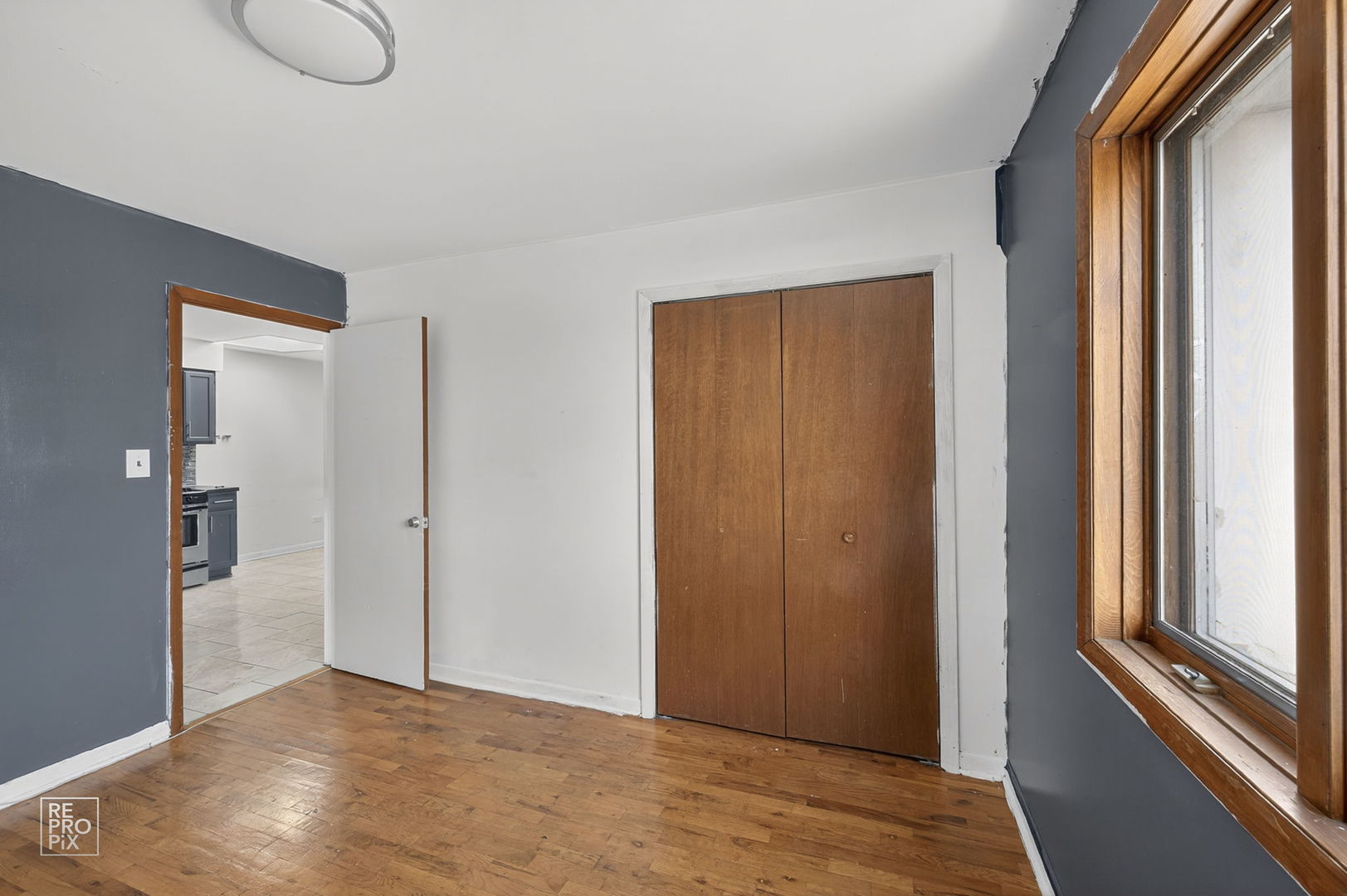 5960 S Archer Avenue, Chicago, IL 60638