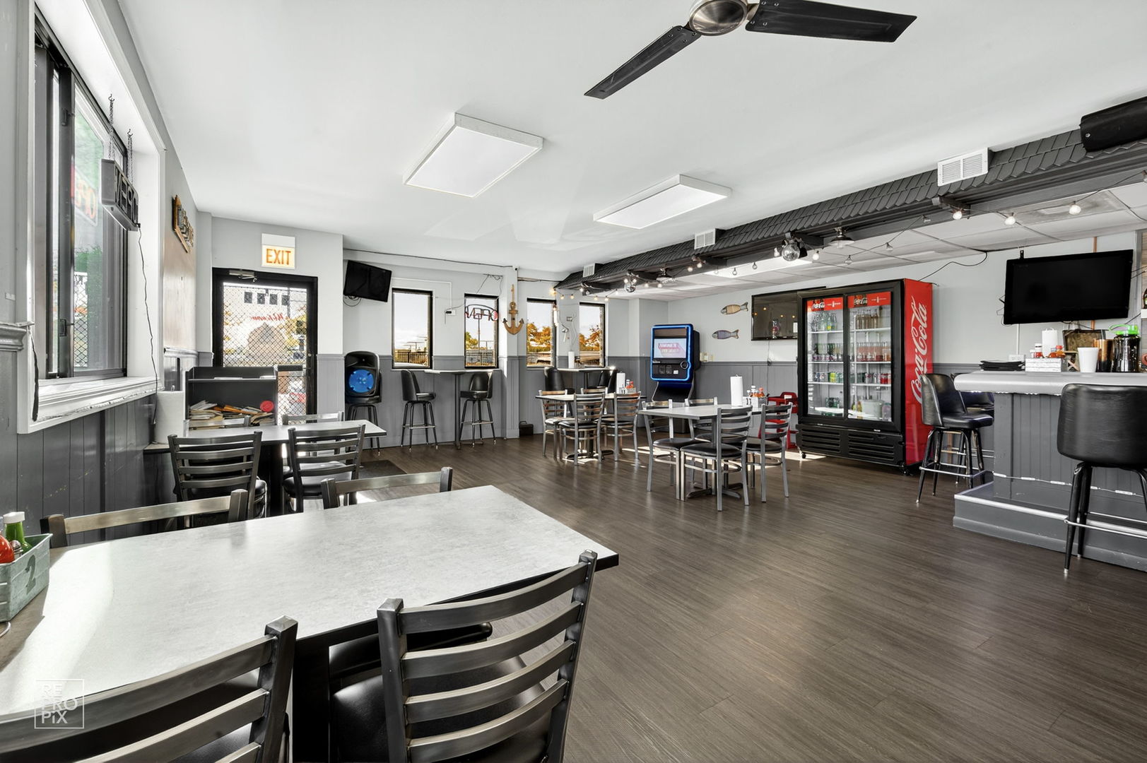 5960 S Archer Avenue, Chicago, IL 60638