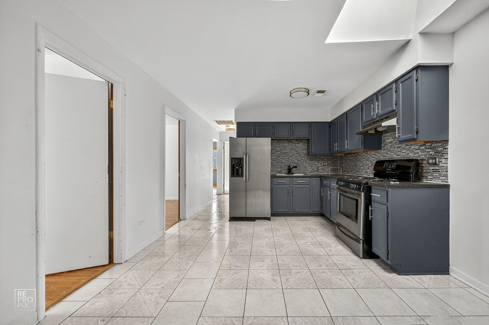 5960 S Archer Avenue, Chicago, IL 60638