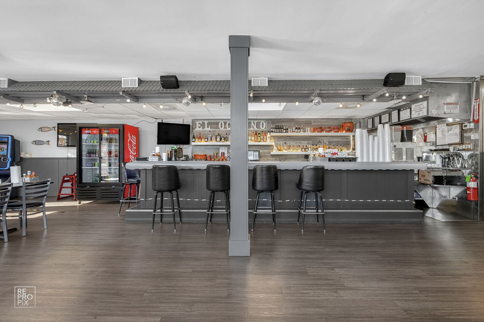 5960 S Archer Avenue, Chicago, IL 60638