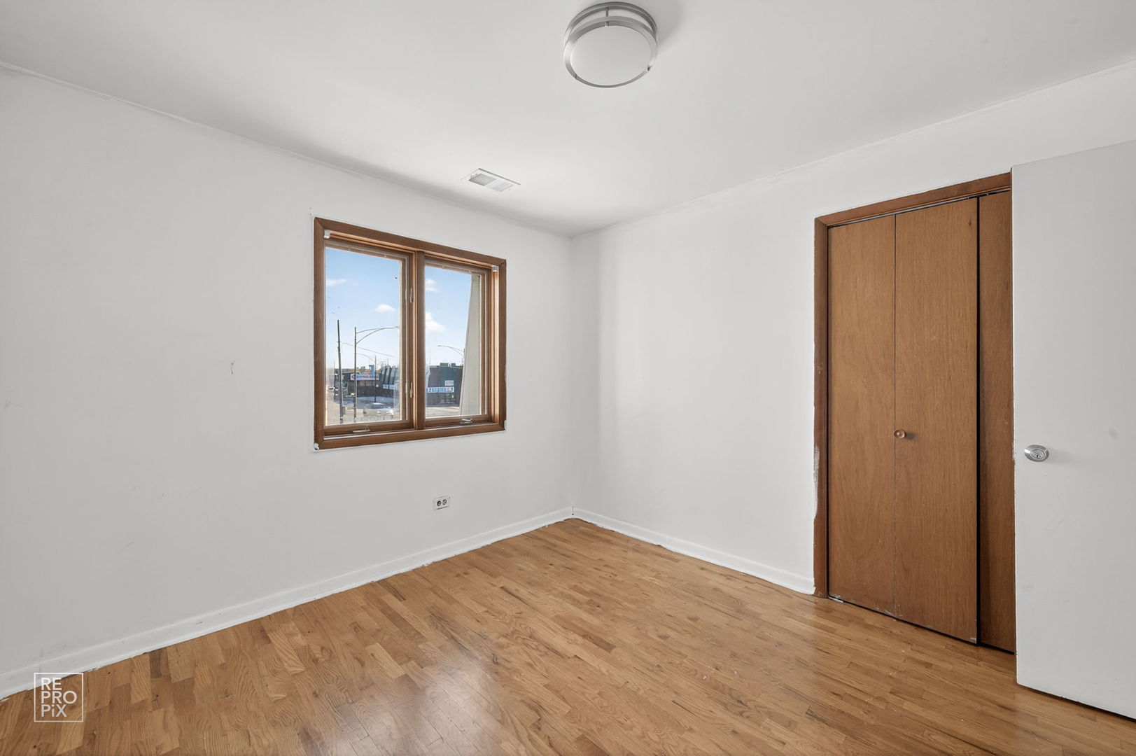 5960 S Archer Avenue, Chicago, IL 60638