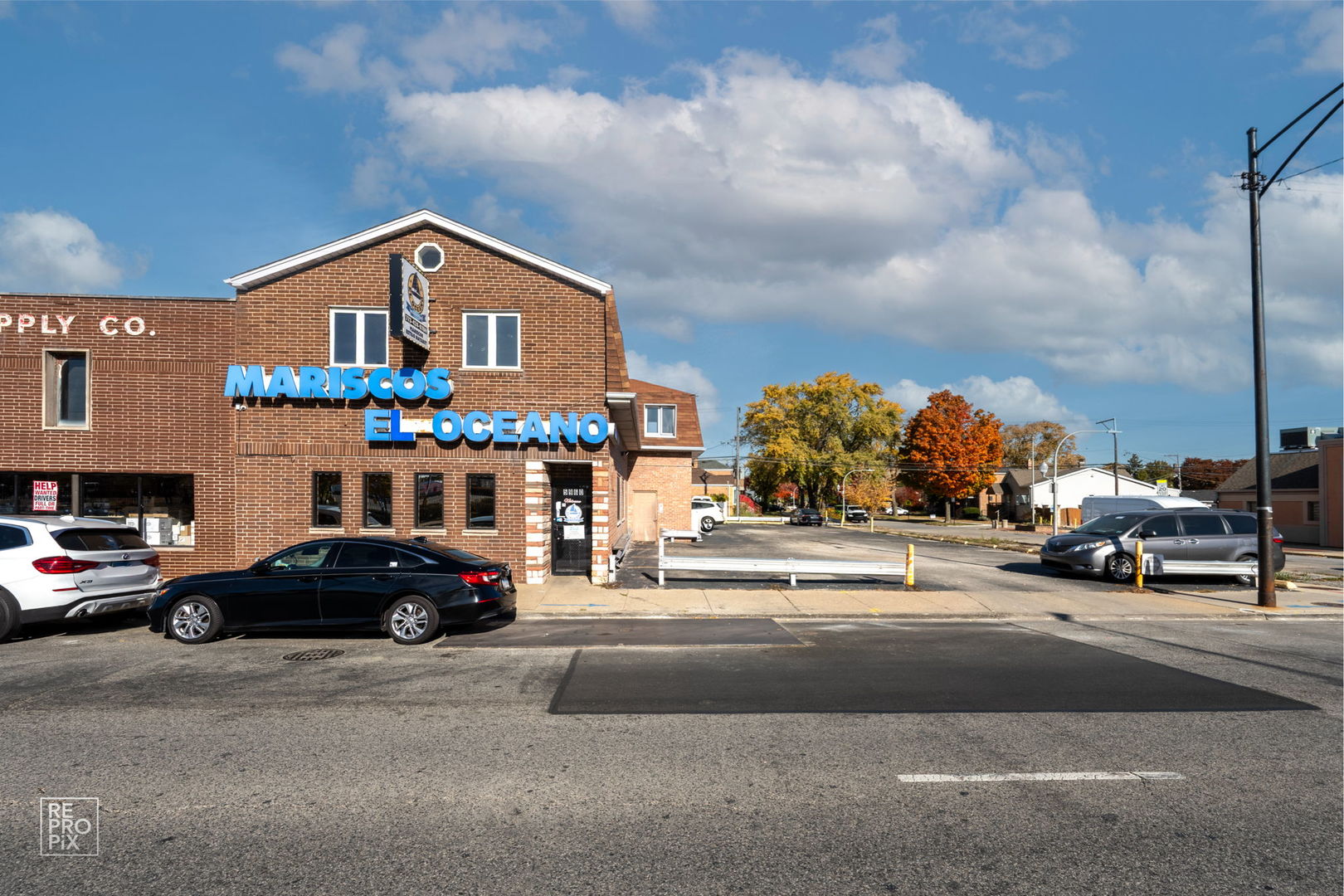 5960 S Archer Avenue, Chicago, IL 60638