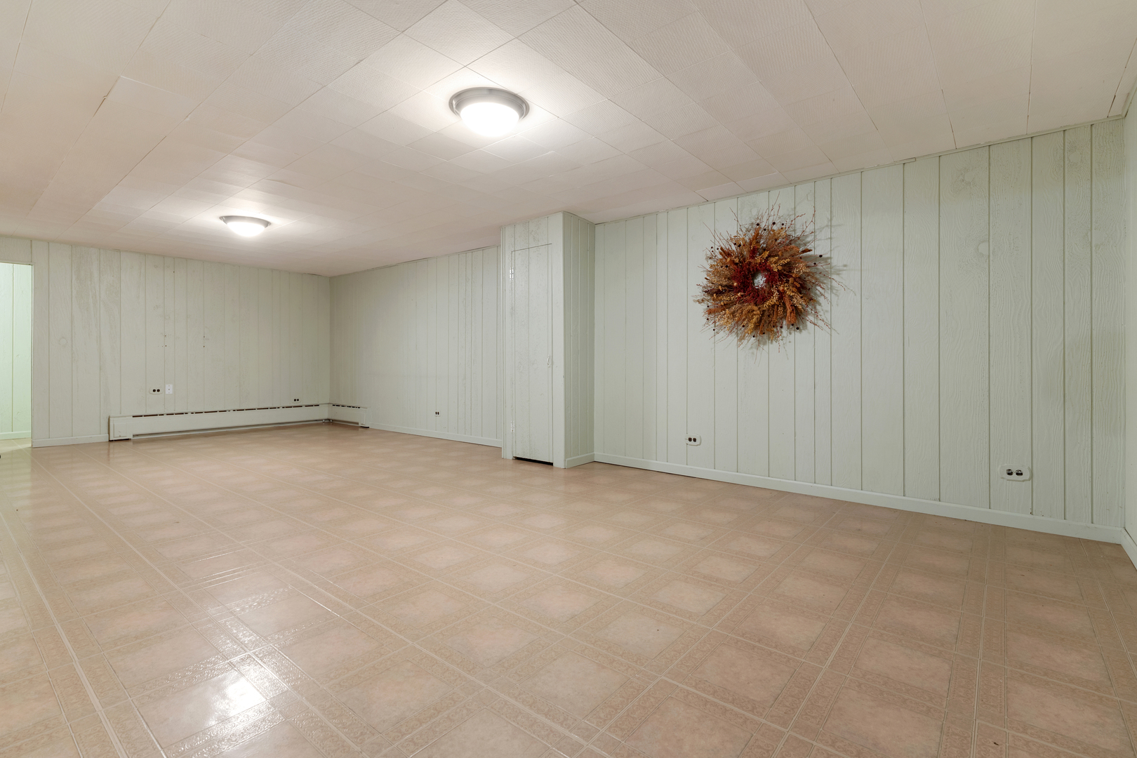 240 Scott Avenue, Glen Ellyn, IL 60137