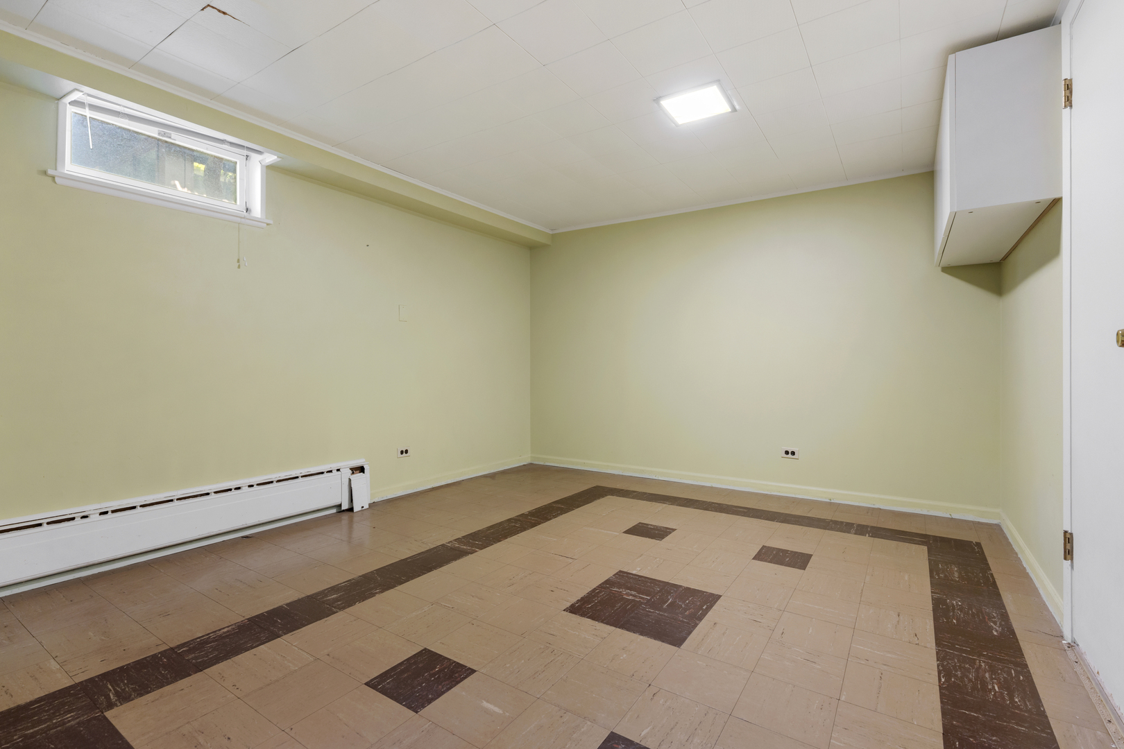 240 Scott Avenue, Glen Ellyn, IL 60137