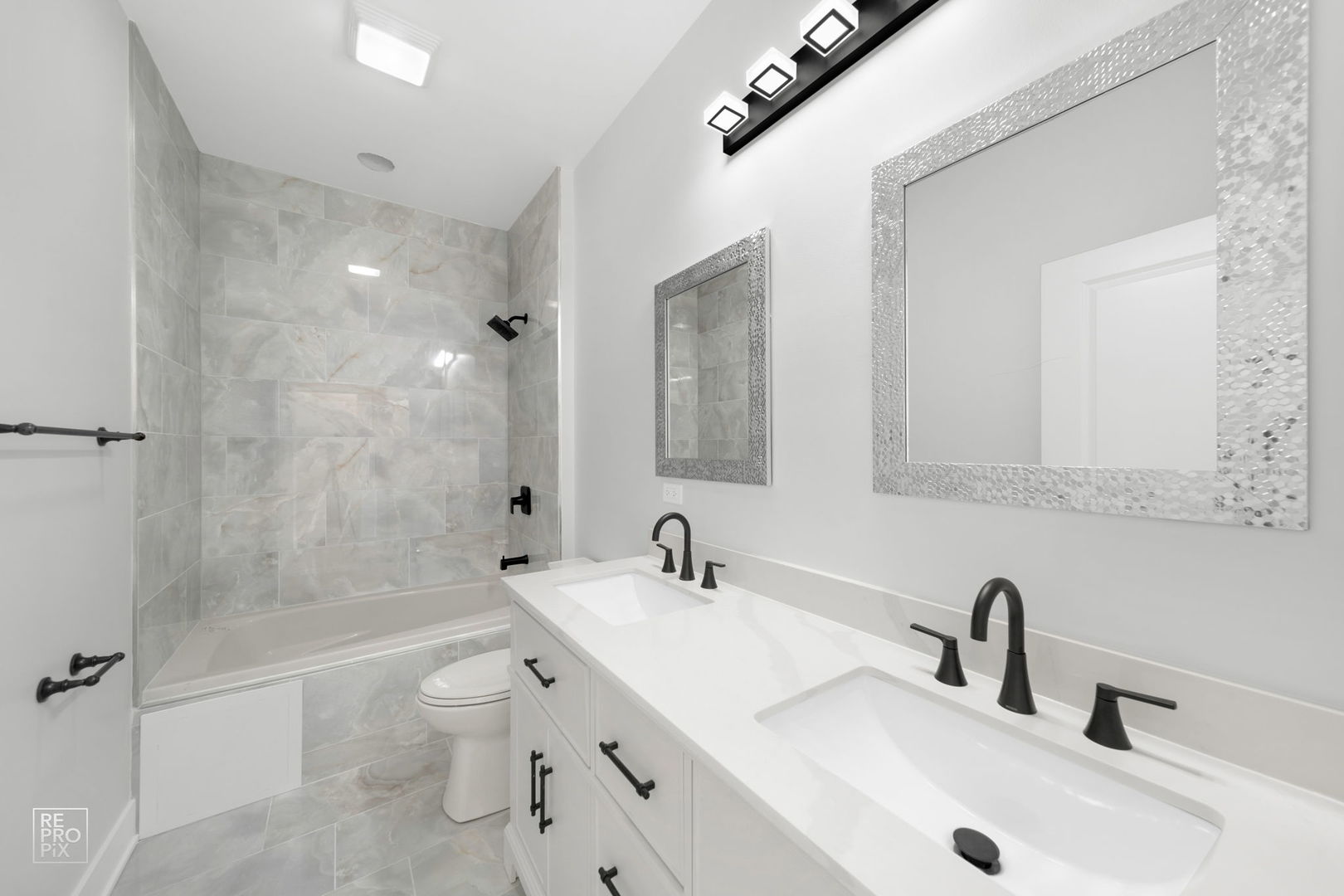 4241 W Walton Street, Chicago, IL 60651