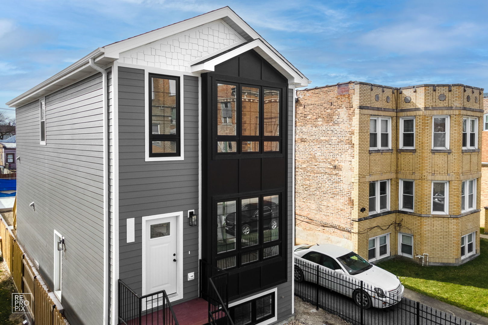 4241 W Walton Street, Chicago, IL 60651