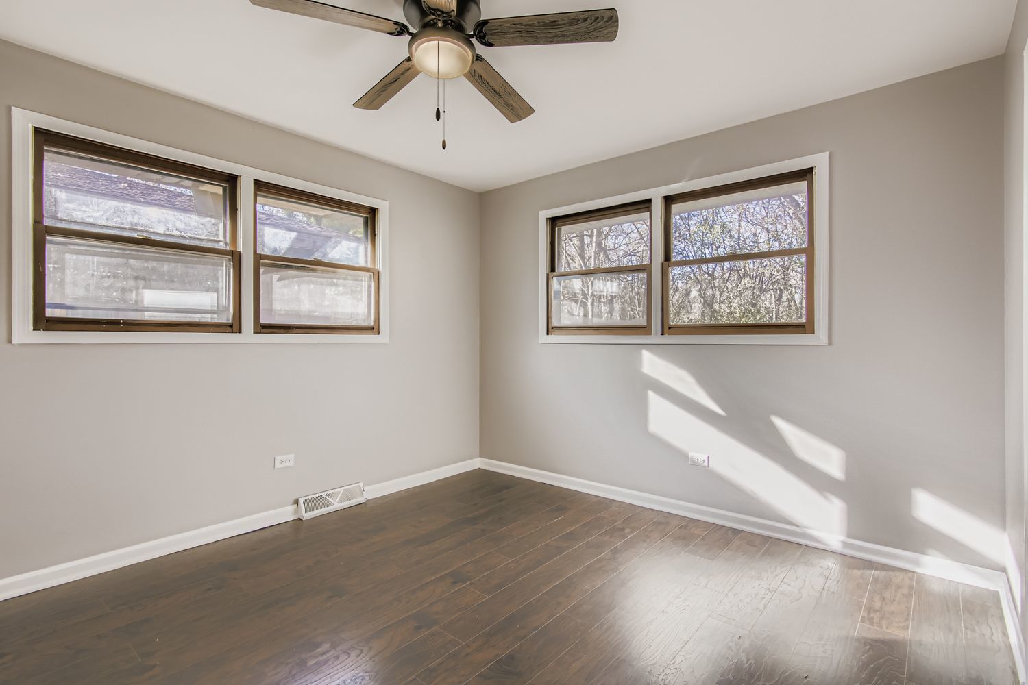 16042 Forest Avenue, Oak Forest, IL 60452