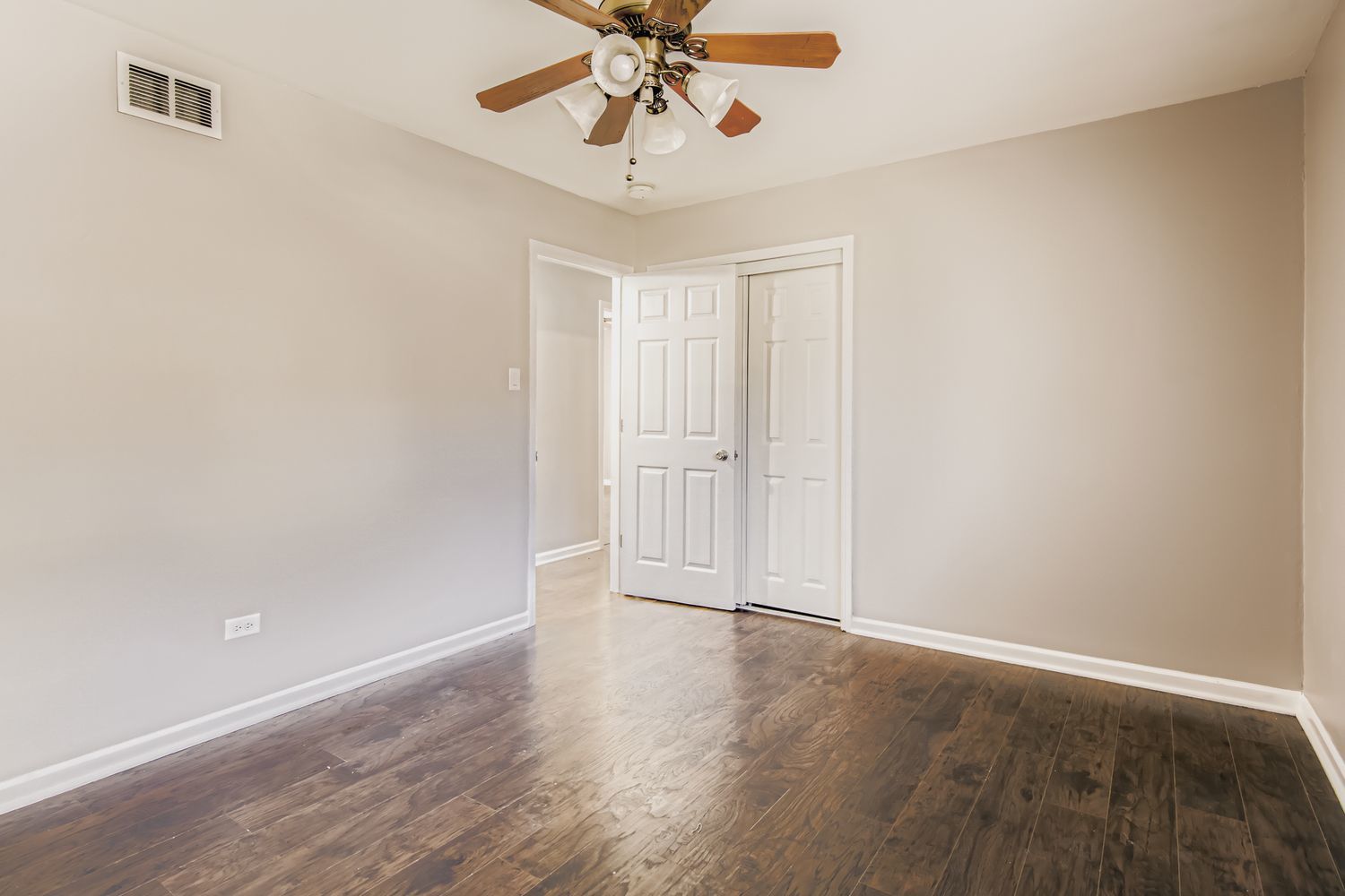 16042 Forest Avenue, Oak Forest, IL 60452