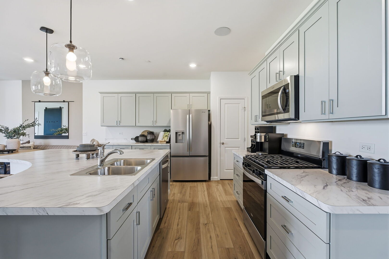 2021 Kensington Lane #03004, Hoffman Estates, IL 60169