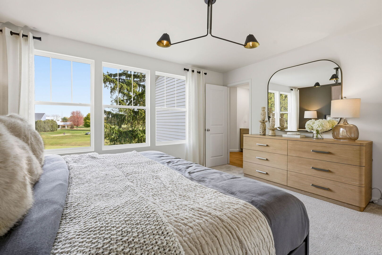 2021 Kensington Lane #03004, Hoffman Estates, IL 60169