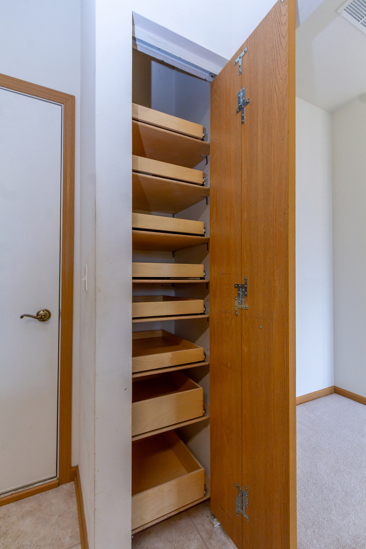 1508 W Ludington Circle, Romeoville, IL 60446