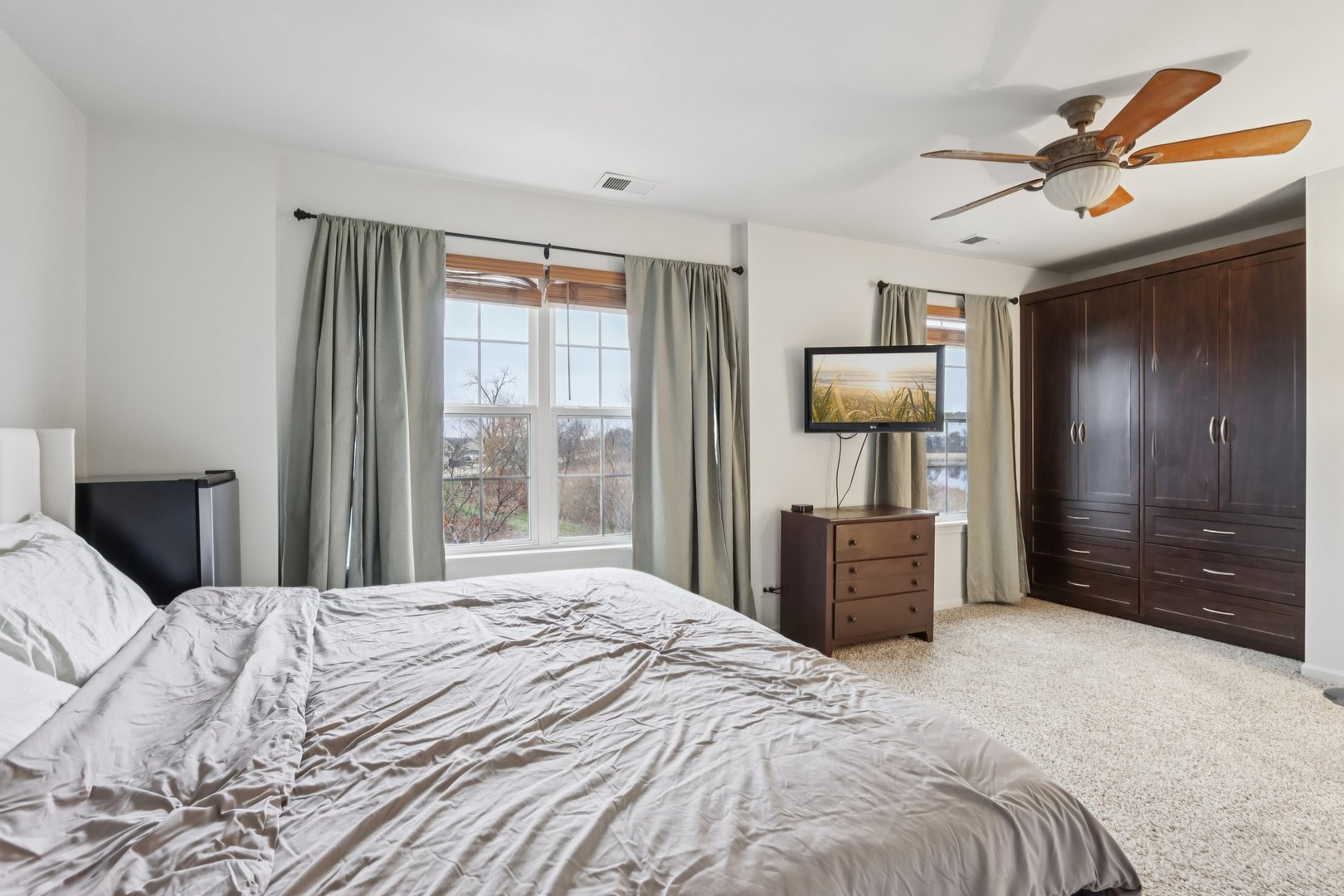 3 W Big Horn Drive, Hainesville, IL 60073