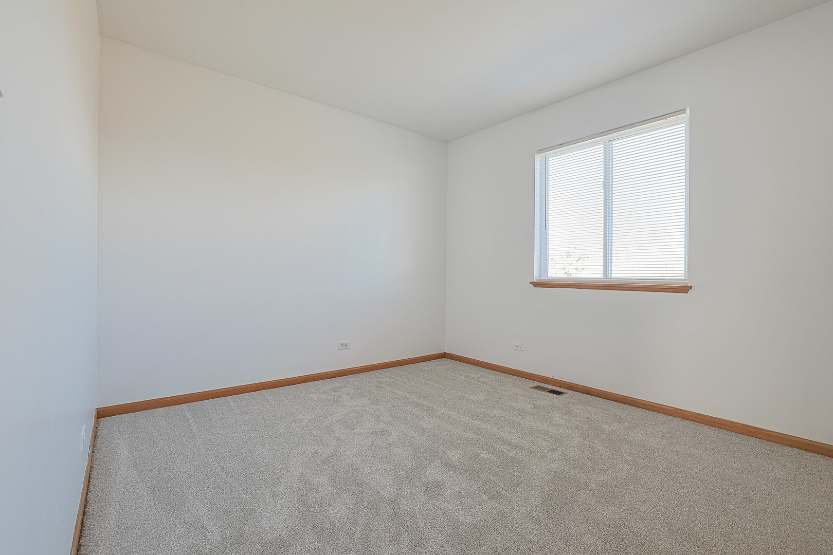 2726 W Hidden Glen Drive, Waukegan, IL 60085