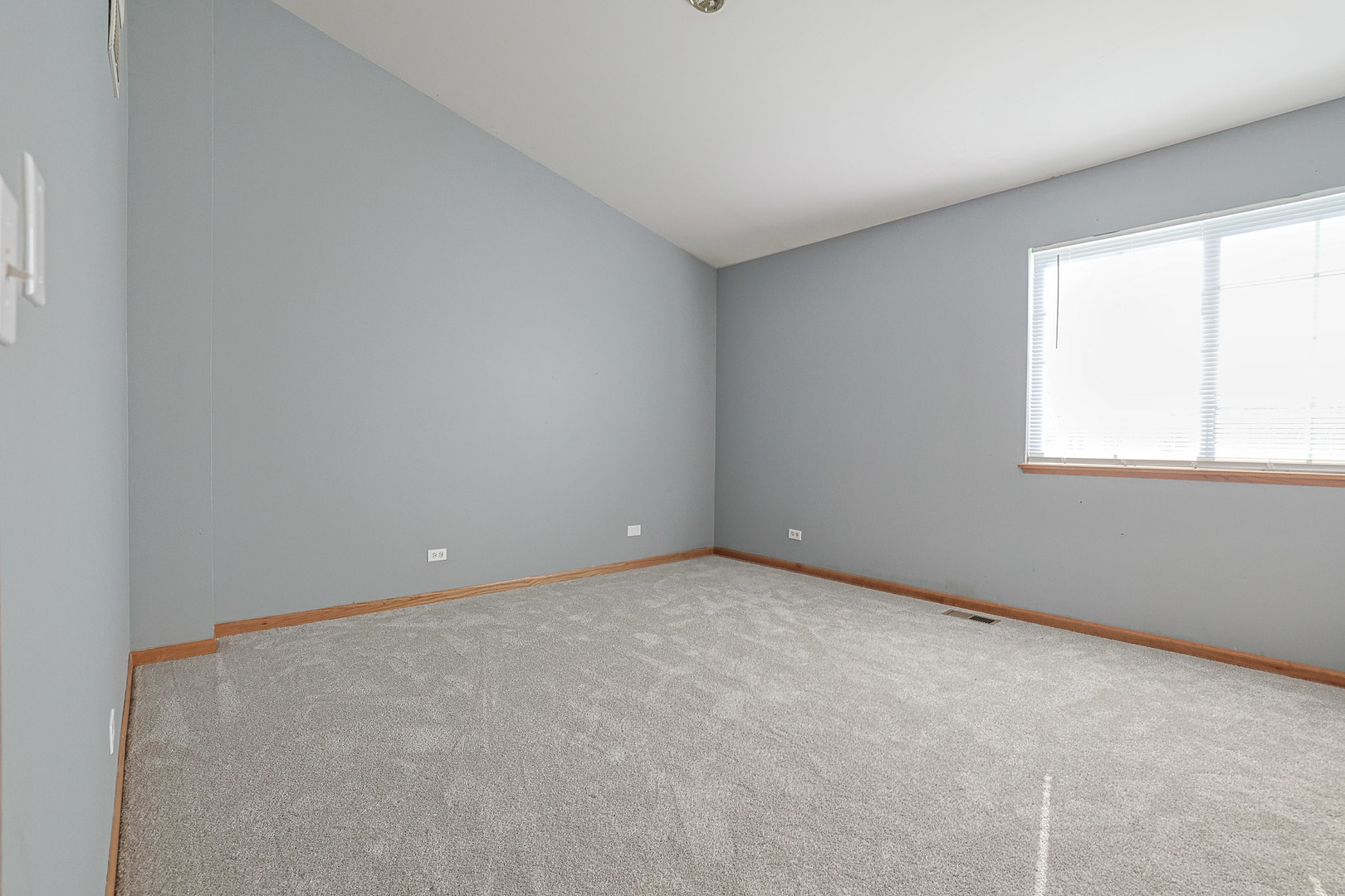 2726 W Hidden Glen Drive, Waukegan, IL 60085