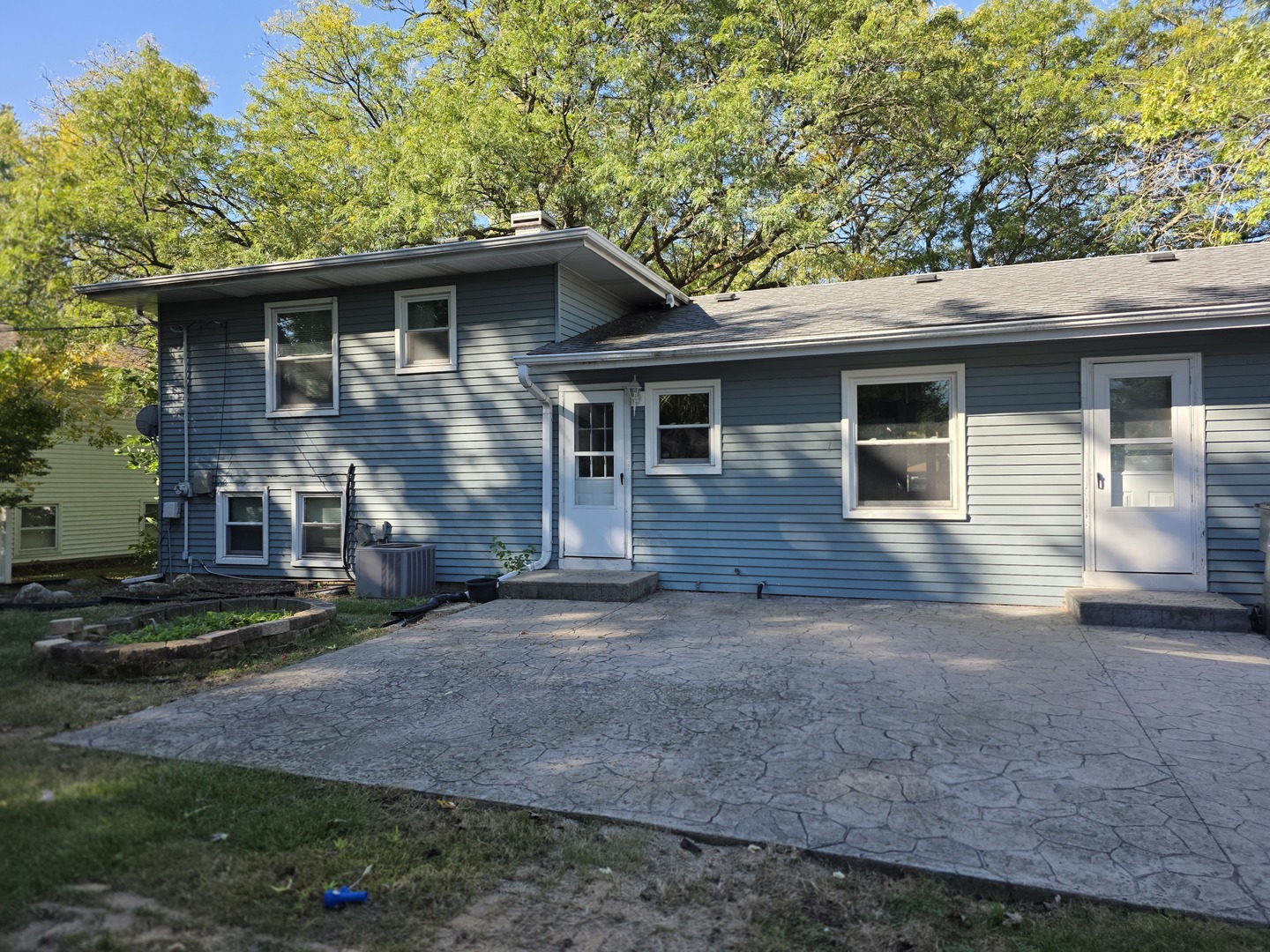 5S353 Stewart Drive, Naperville, IL 60563