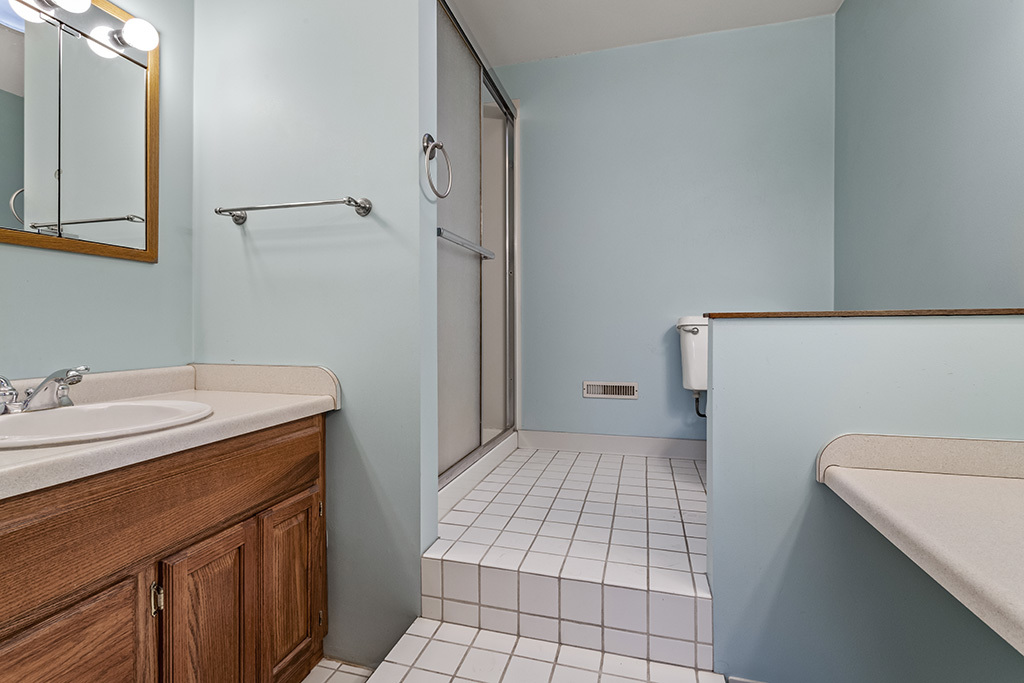 1022 Highland Avenue, Lockport, IL 60441