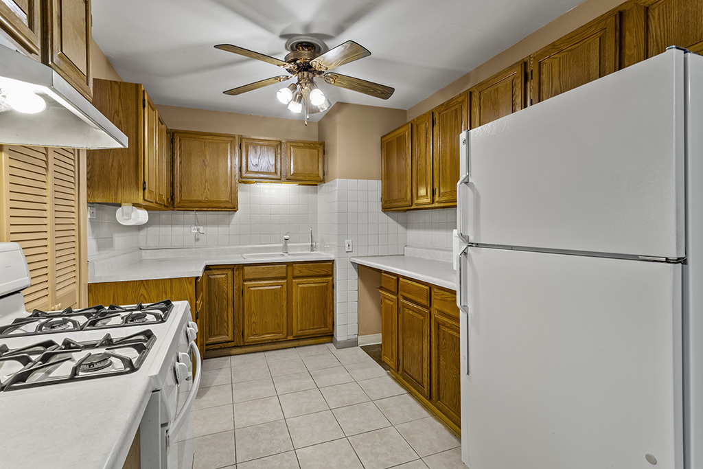 1022 Highland Avenue, Lockport, IL 60441