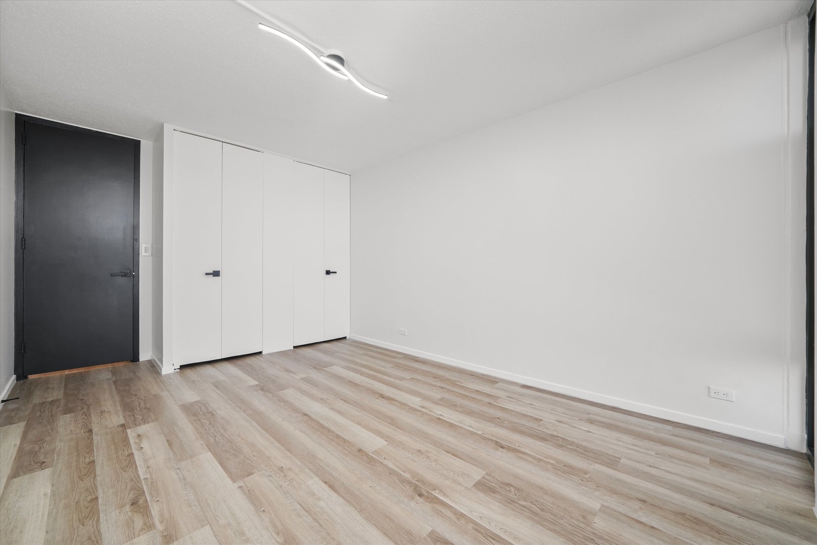 6700 S South Shore Drive #8A, Chicago, IL 60649