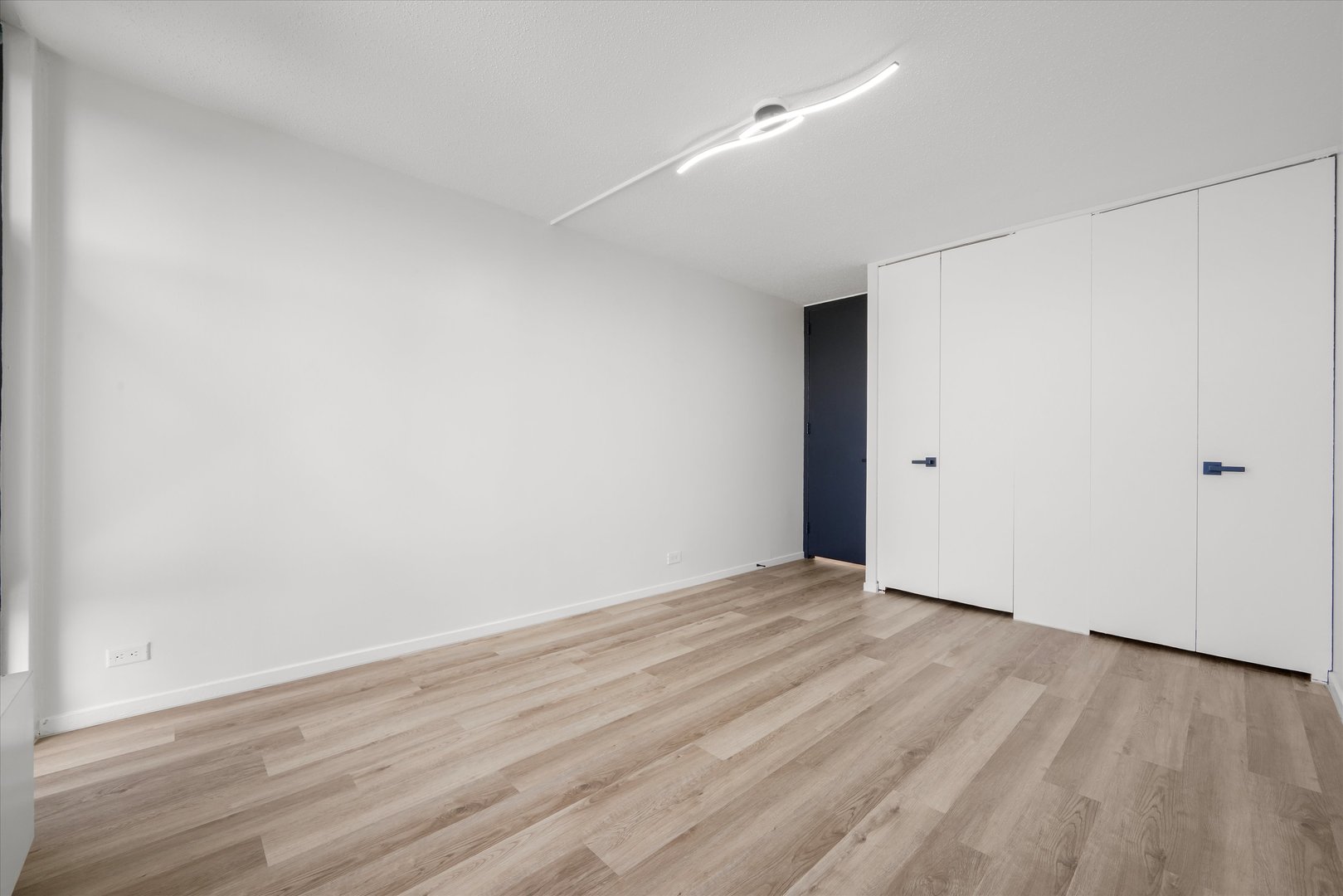 6700 S South Shore Drive #8A, Chicago, IL 60649