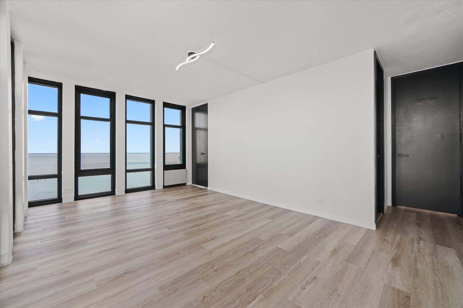 6700 S South Shore Drive #8A, Chicago, IL 60649