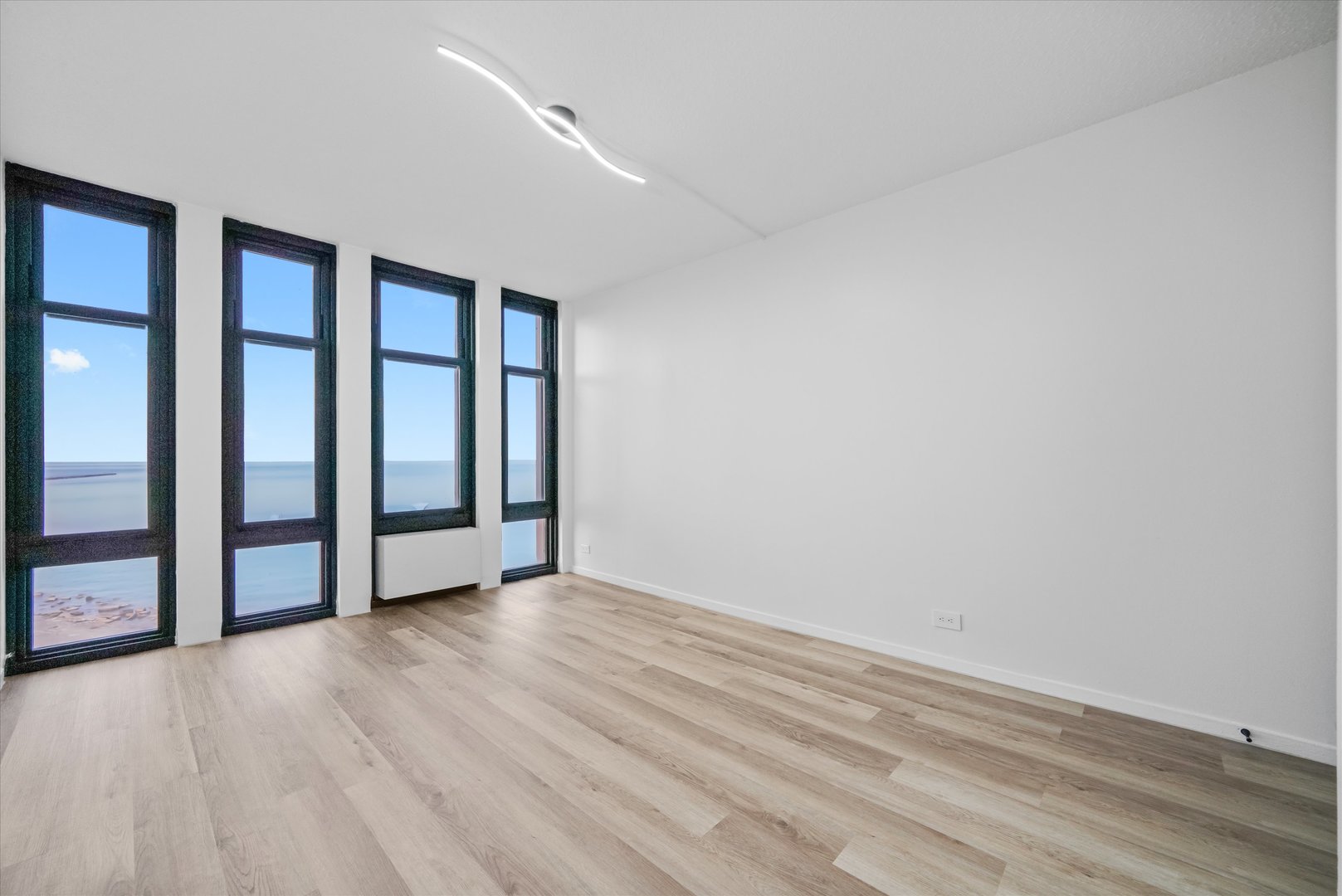 6700 S South Shore Drive #8A, Chicago, IL 60649