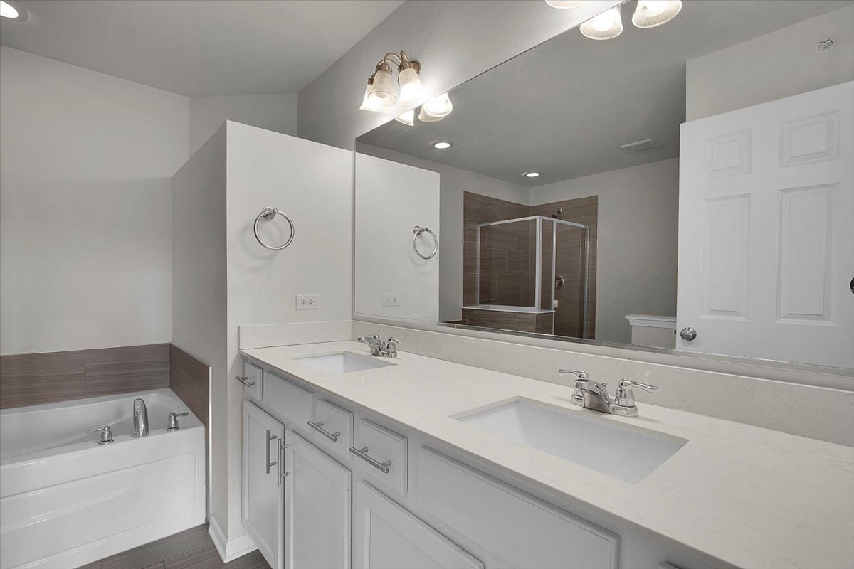 29W710 Everton Drive, Warrenville, IL 60555