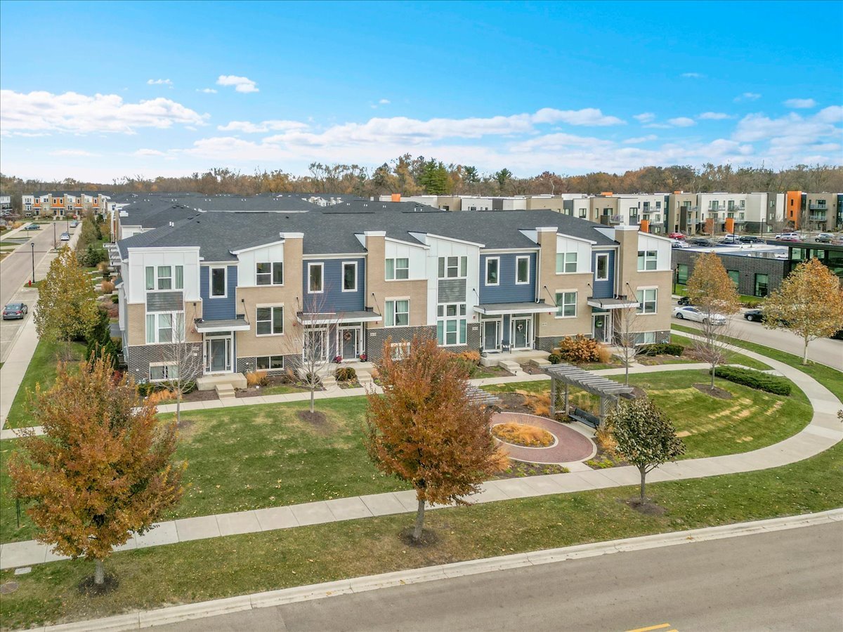 29W710 Everton Drive, Warrenville, IL 60555