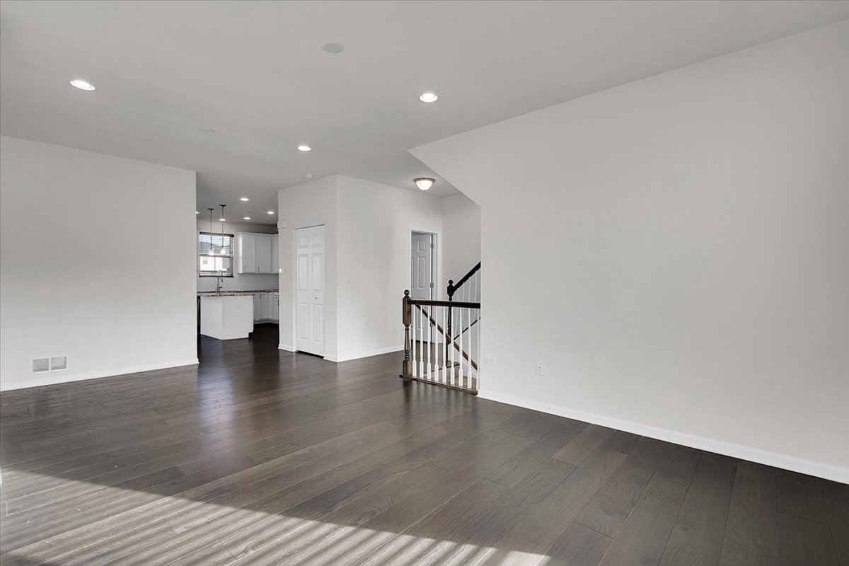 29W710 Everton Drive, Warrenville, IL 60555