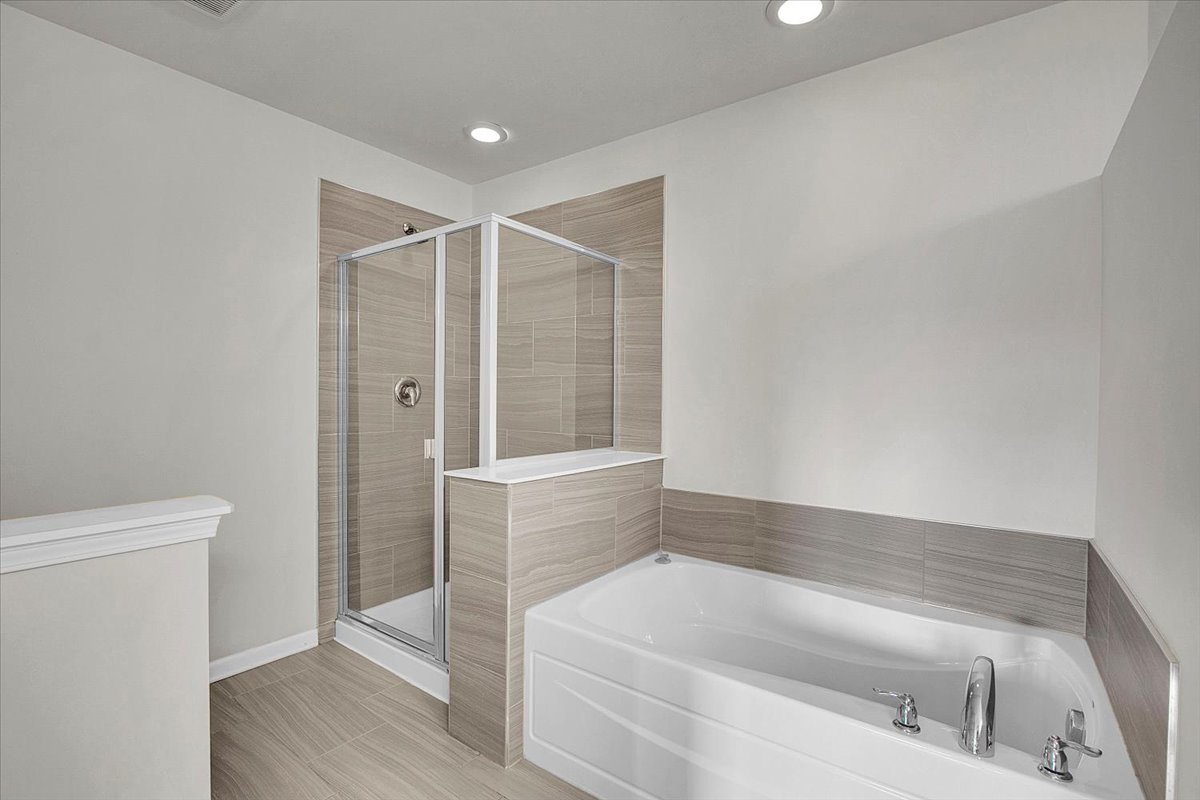 29W710 Everton Drive, Warrenville, IL 60555