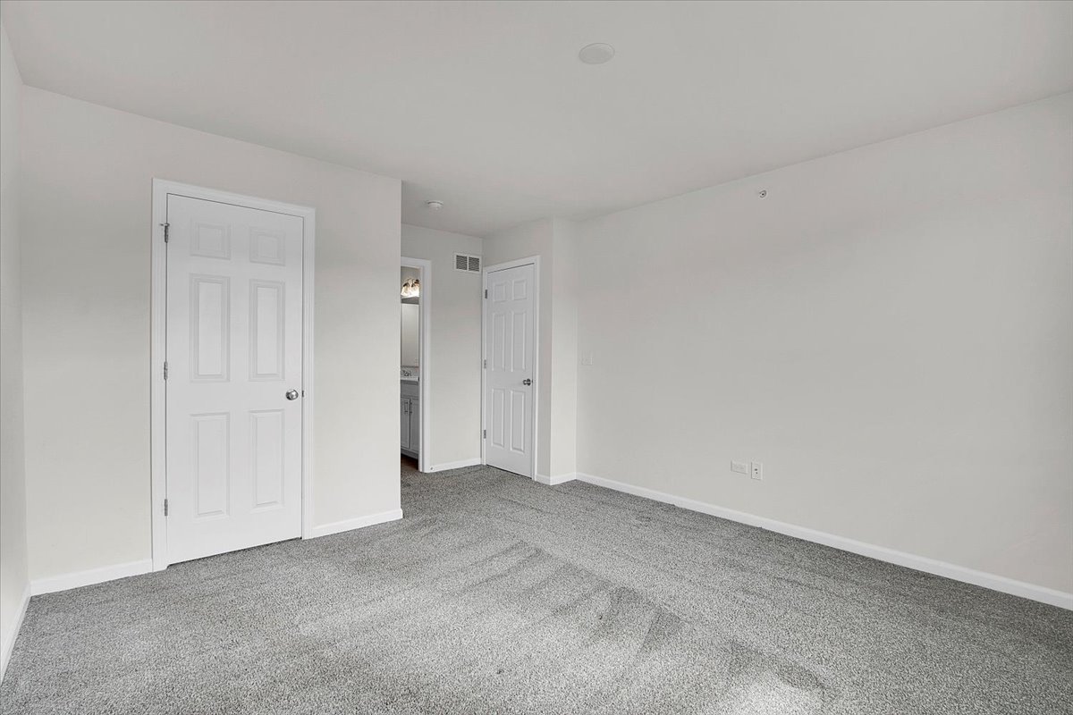 29W710 Everton Drive, Warrenville, IL 60555