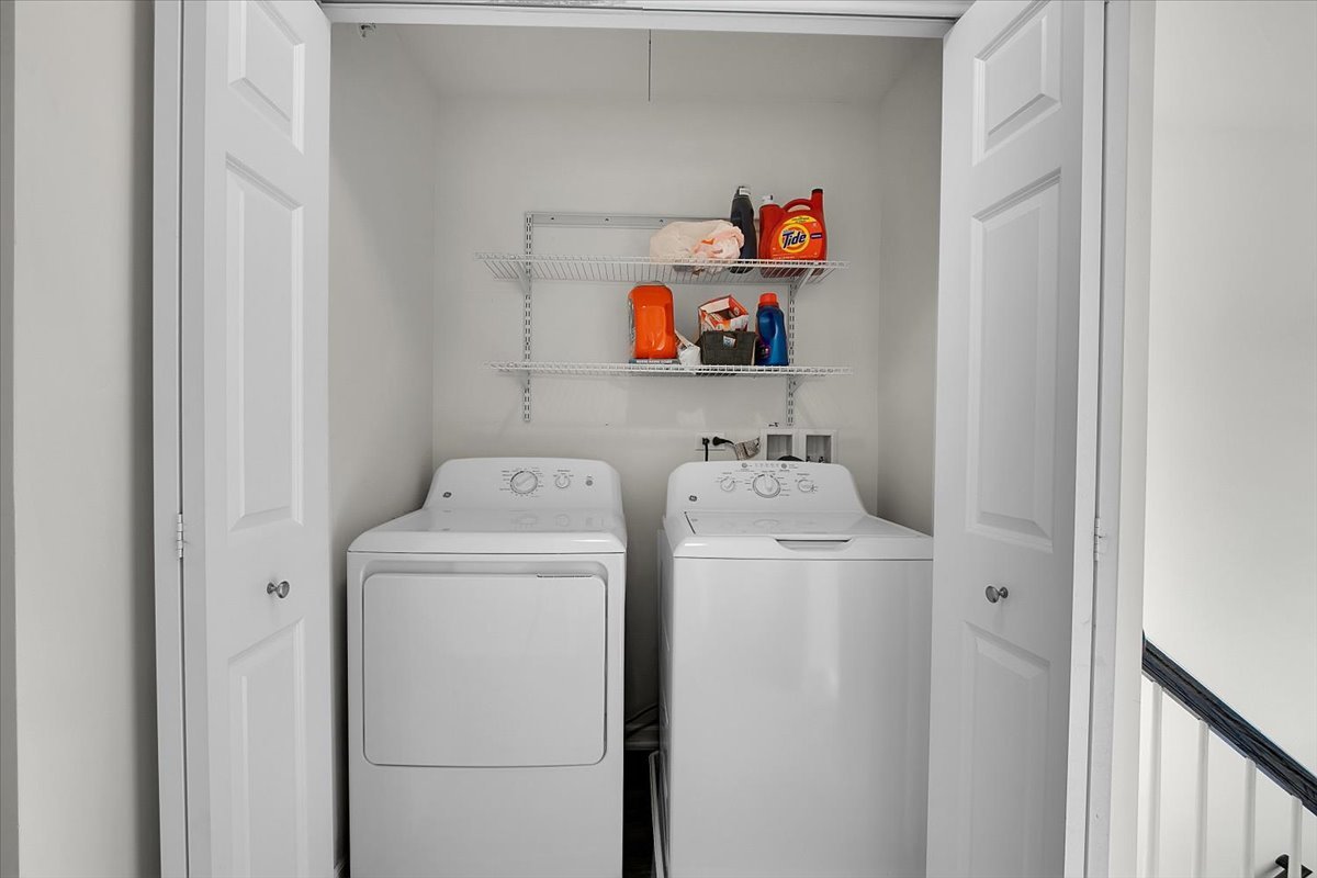 29W710 Everton Drive, Warrenville, IL 60555