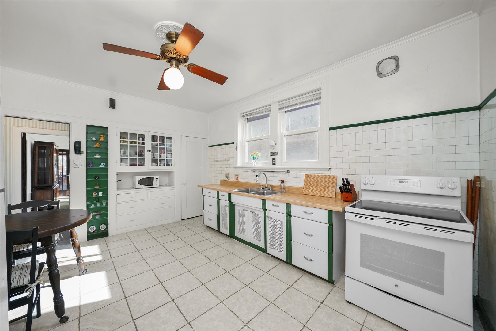 7914 S Oglesby Avenue, Chicago, IL 60617