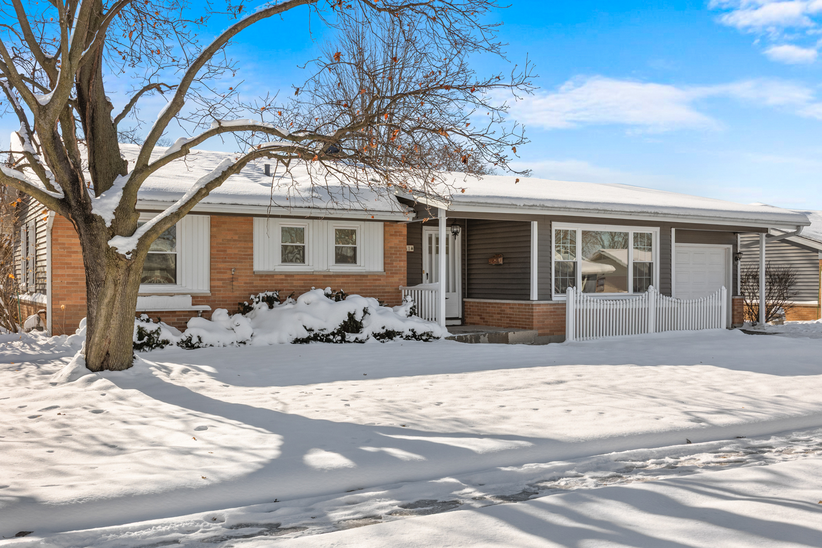 241 Pleasant Drive, Elk Grove Village, IL 60007