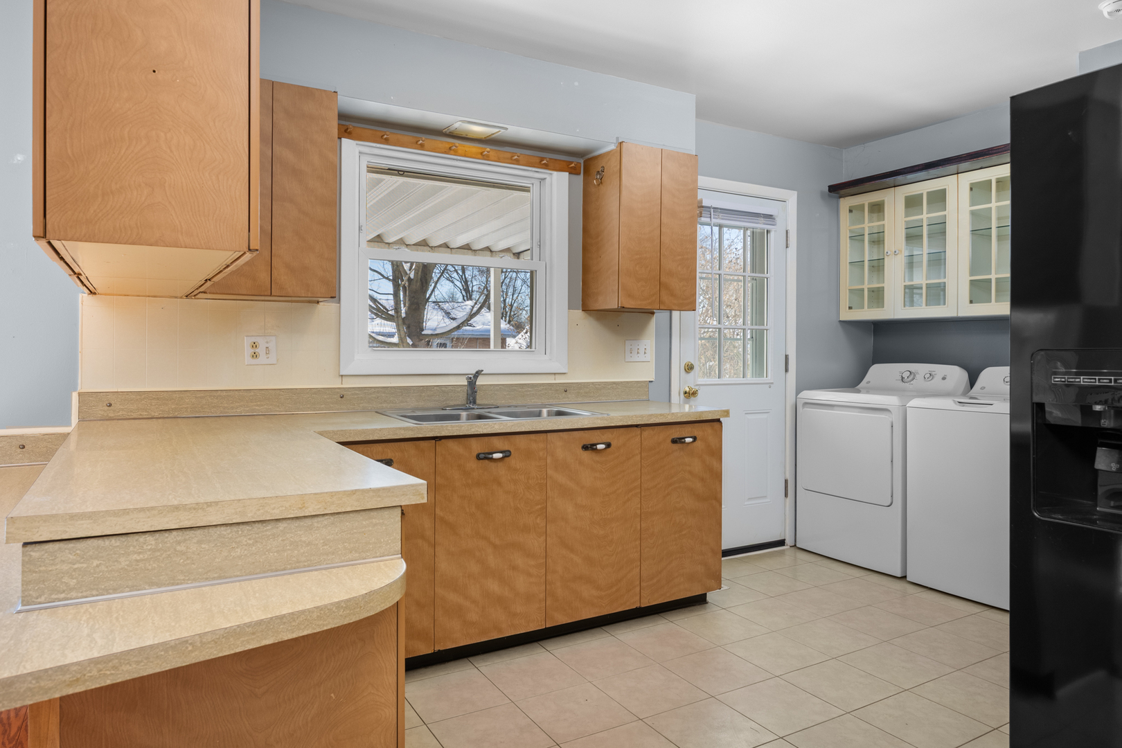 241 Pleasant Drive, Elk Grove Village, IL 60007