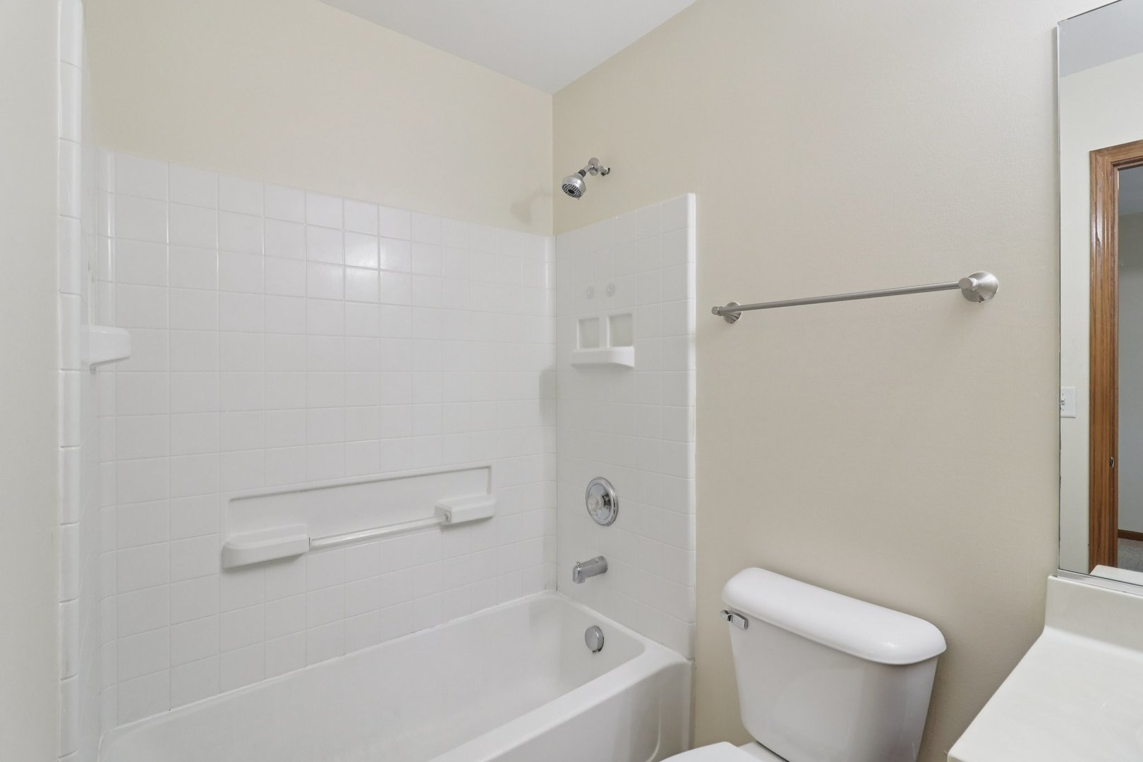 1475 W Sedgewood Court, Round Lake, IL 60073