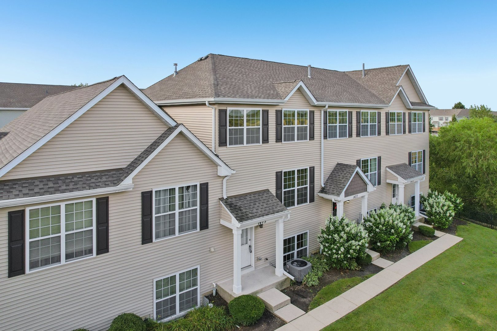 1475 W Sedgewood Court, Round Lake, IL 60073