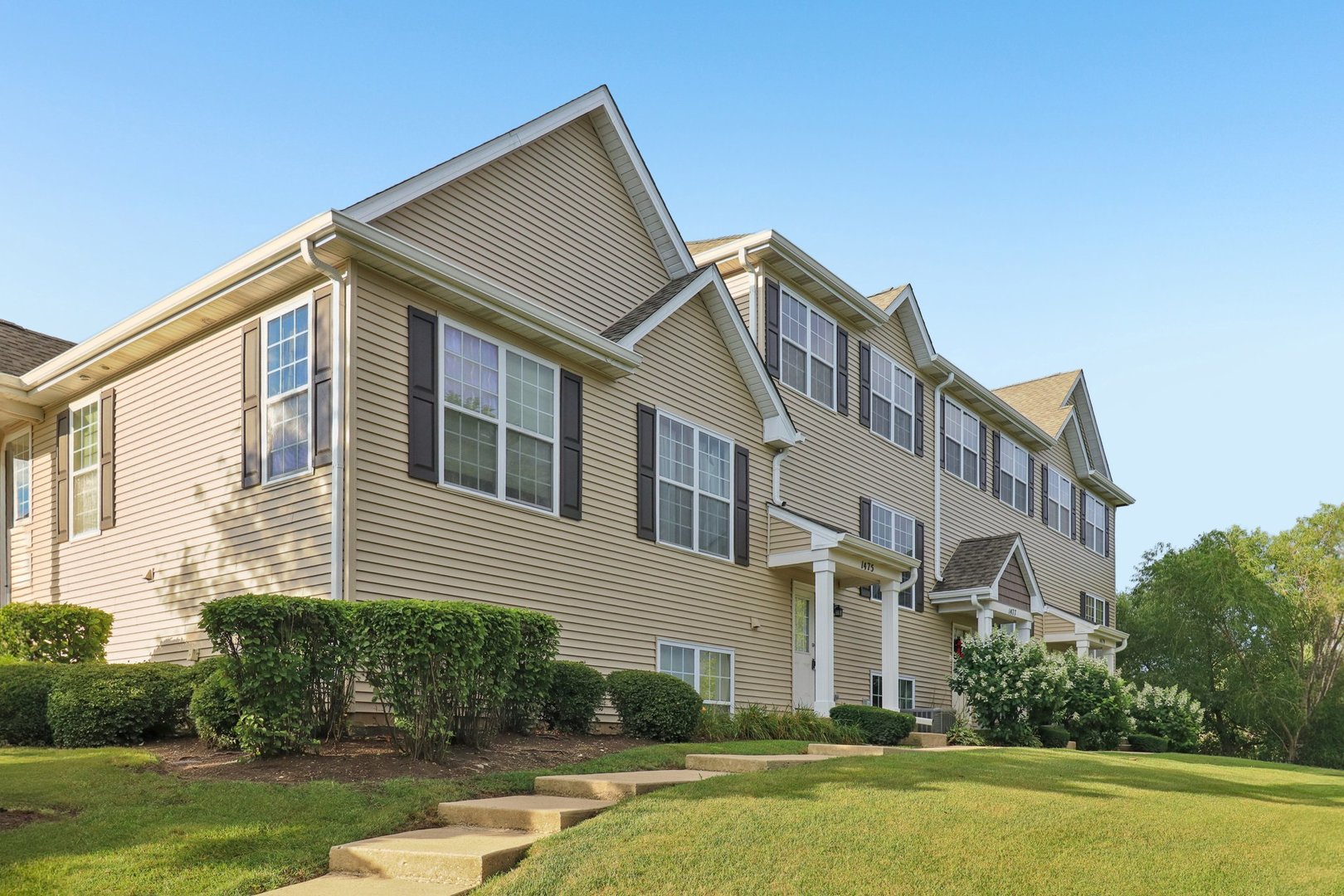 1475 W Sedgewood Court, Round Lake, IL 60073