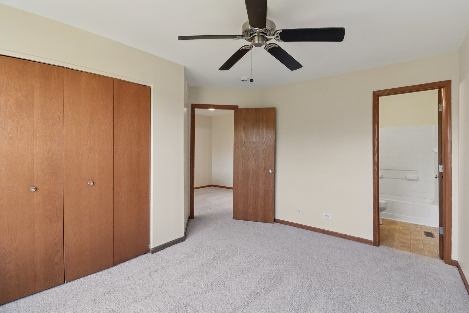 1475 W Sedgewood Court, Round Lake, IL 60073