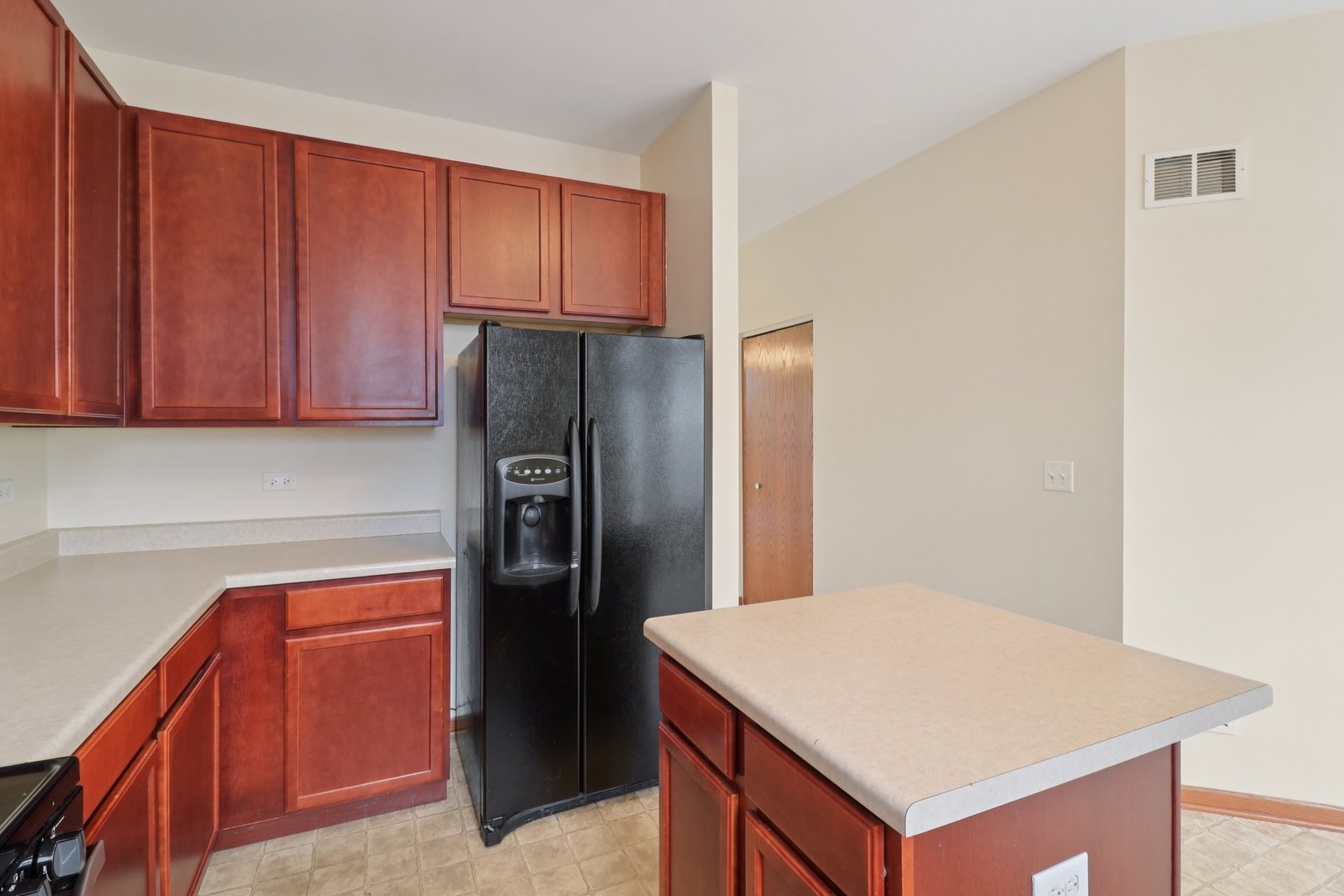 1475 W Sedgewood Court, Round Lake, IL 60073