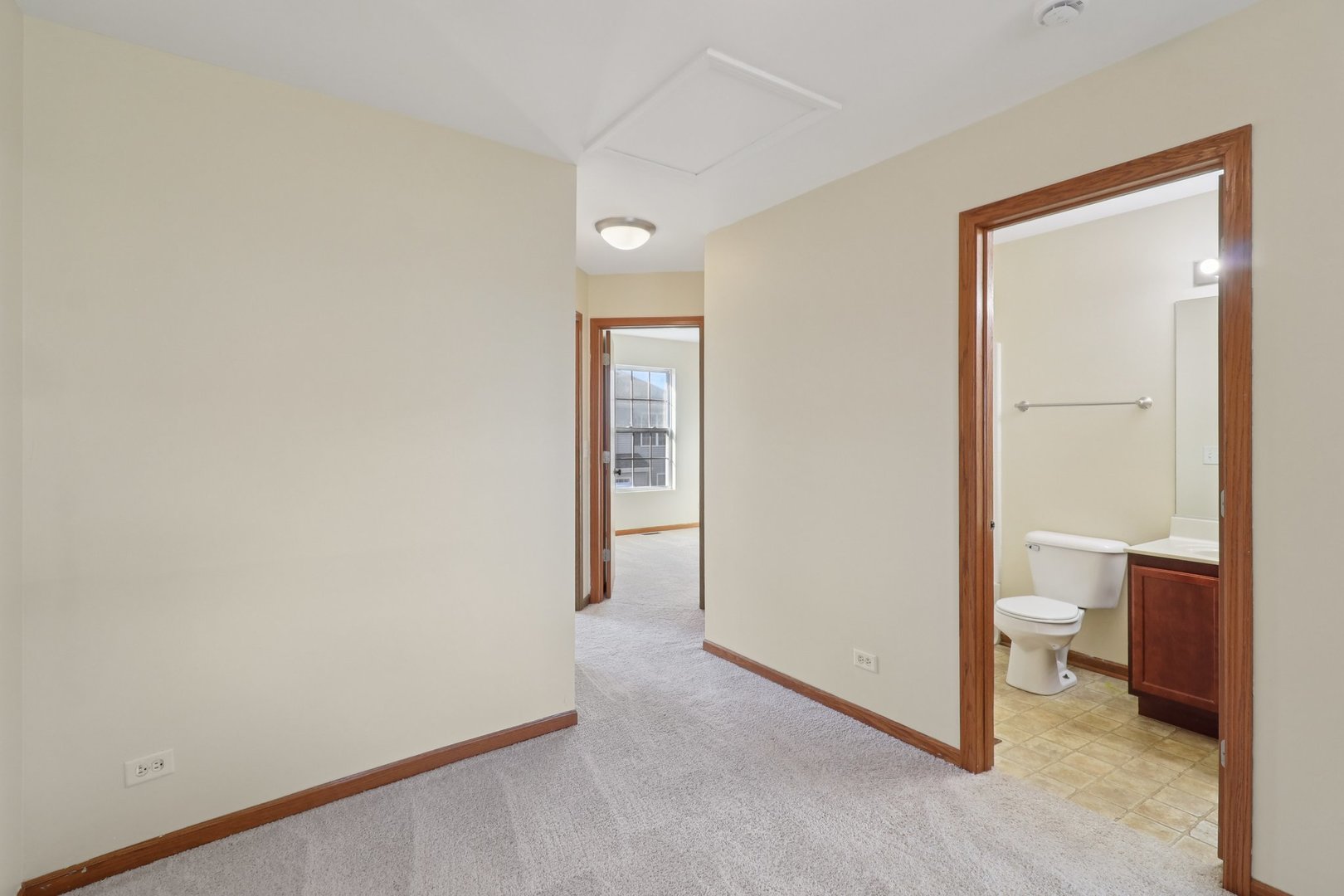 1475 W Sedgewood Court, Round Lake, IL 60073