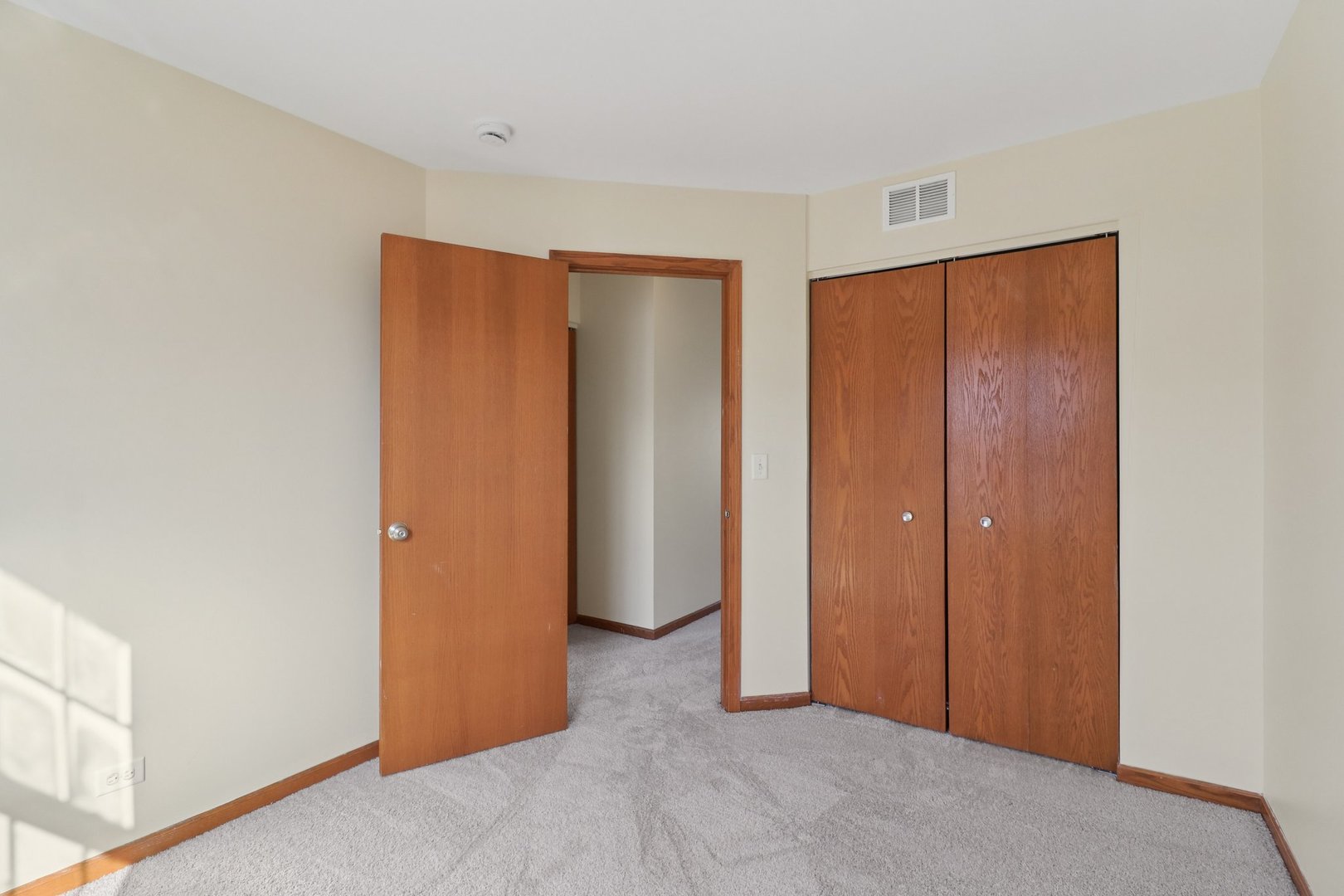 1475 W Sedgewood Court, Round Lake, IL 60073