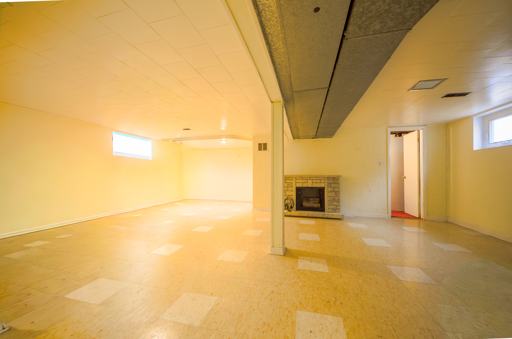 4909 N Newcastle Avenue, Chicago, IL 60656