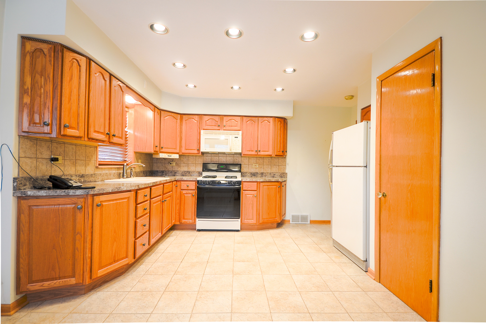 4909 N Newcastle Avenue, Chicago, IL 60656